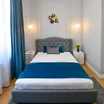 Victoria's Old Town Deluxe (adults Only)