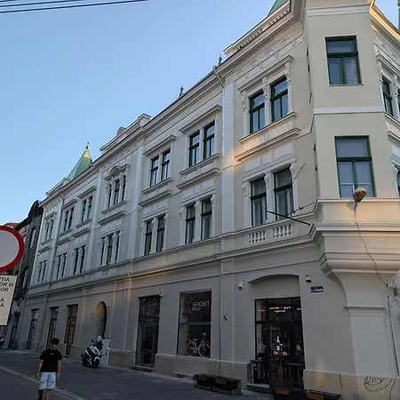 Victoria's Old Town Deluxe (adults Only)