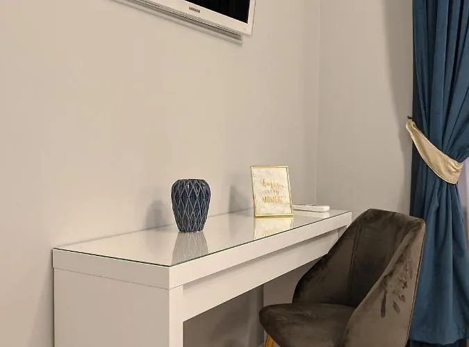 Victoria's Old Town Deluxe (adults Only)